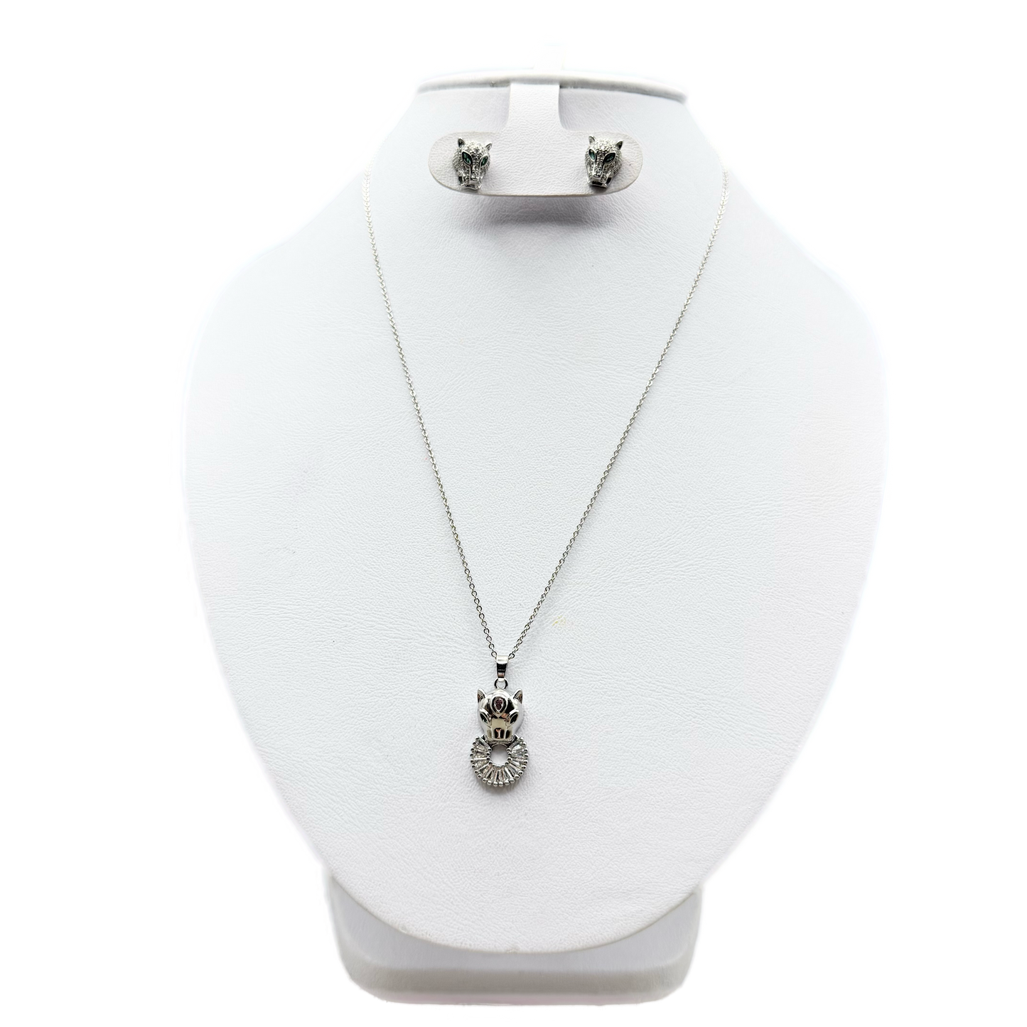 Juego de collar con dije de puma y aretes