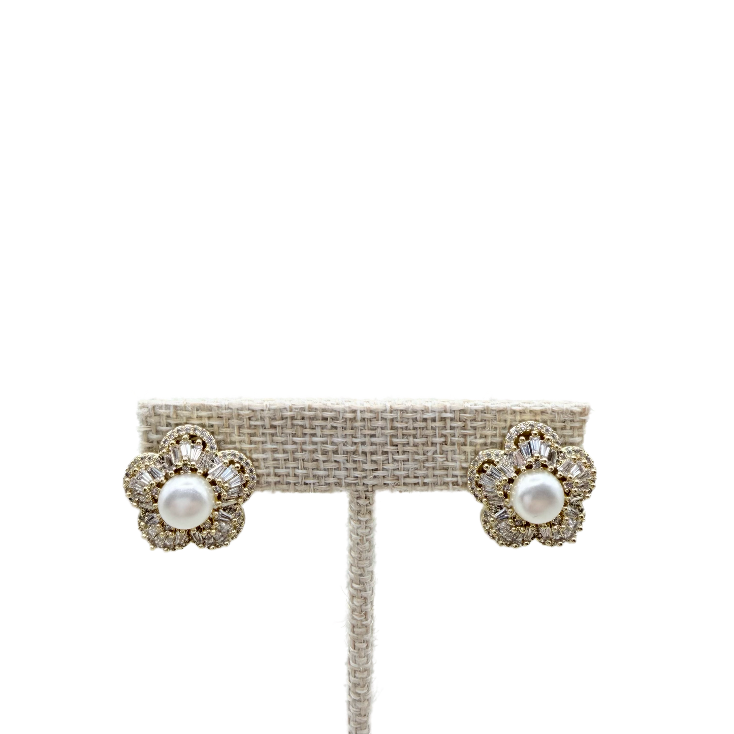 Aretes Flor Perla con Circonias Doradas