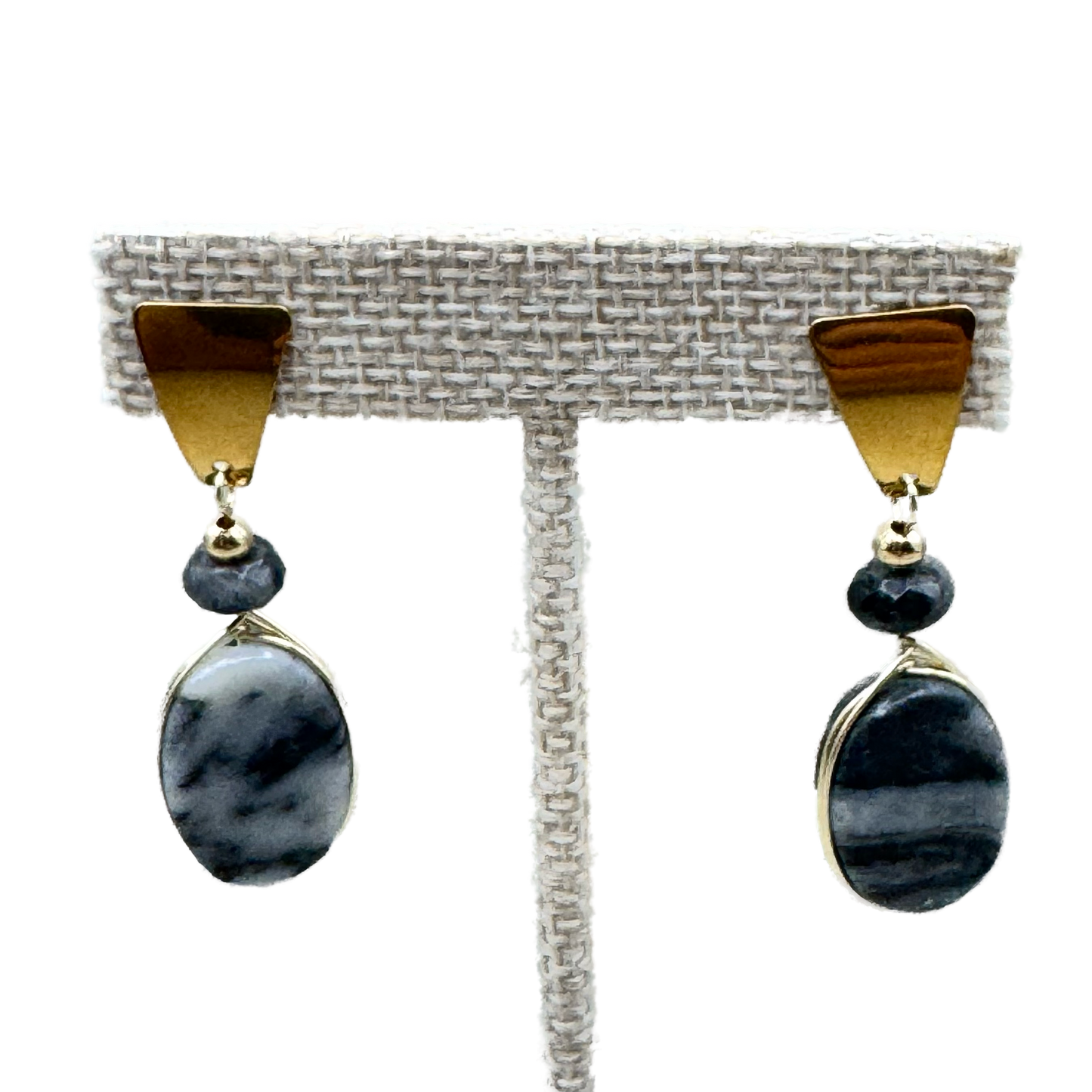 Aretes Piedra Jaspe Gris con Detalle Dorado