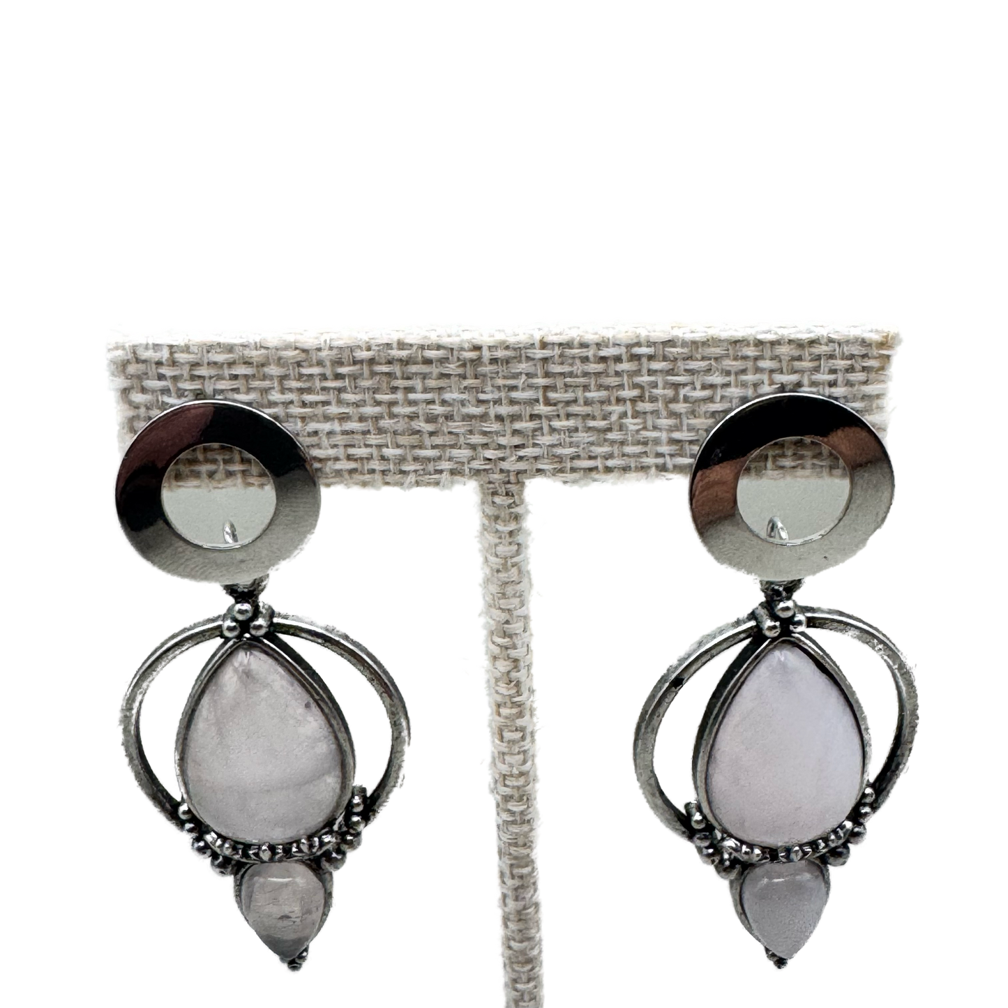 Aretes Plateados con Gota y Marco Circular