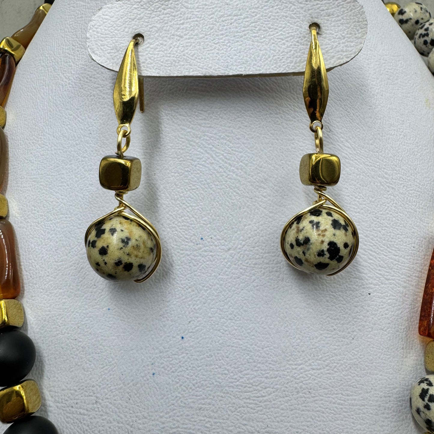 Set de collar y aretes de jaspe dalmata