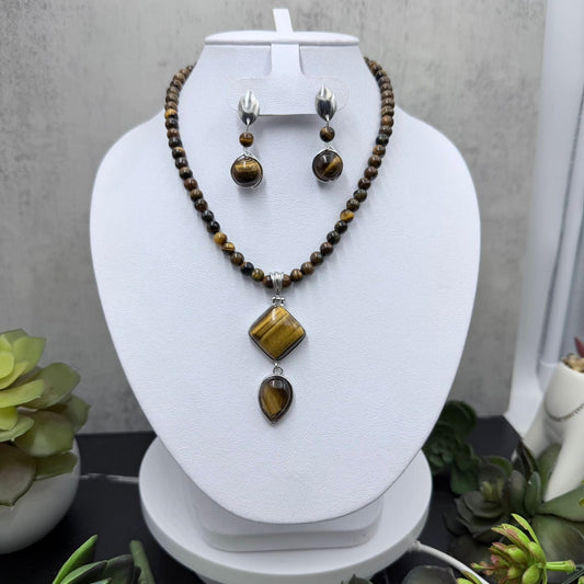 Juego de ojo de tigre montado en acero inoxidable