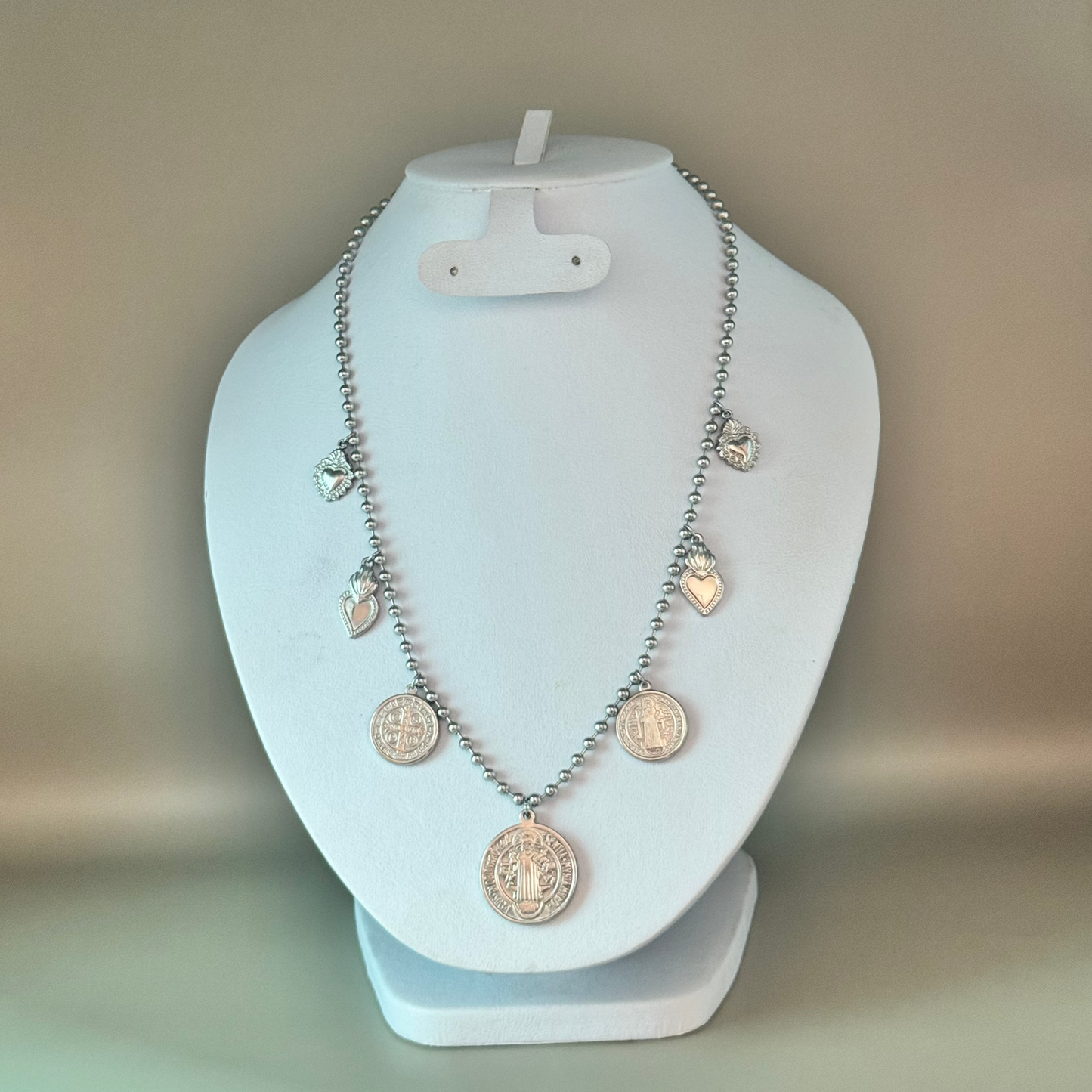 Collar de San Benito en acero