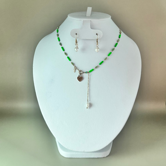 Set collar y aretes de piedras y perlas