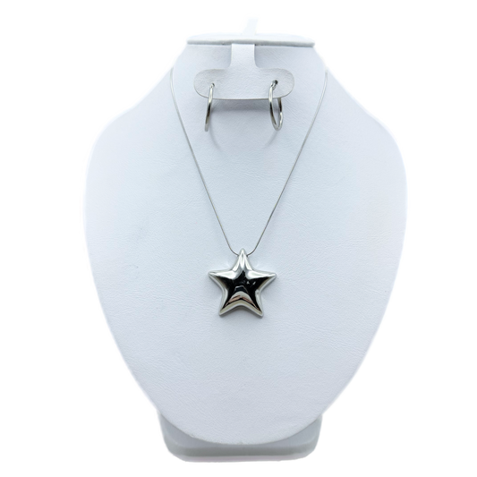 Juego de arracadas y dije de estrellas