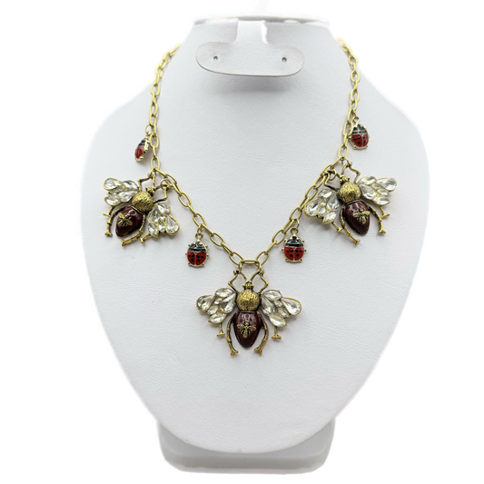 Collar de bichos con cristales