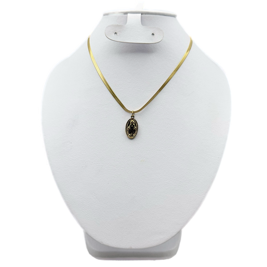 Collar con dije de Virgen