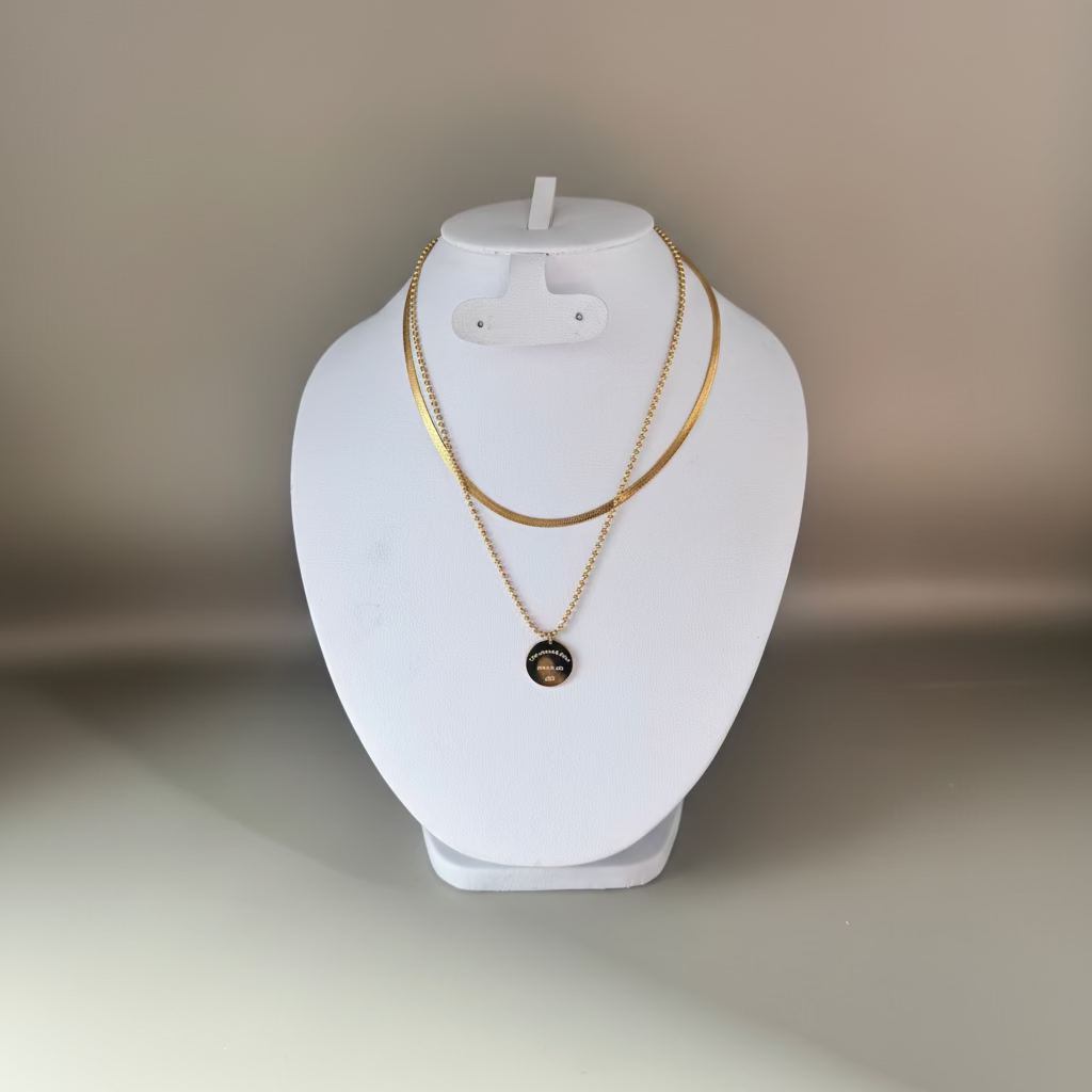Collar doble con dije