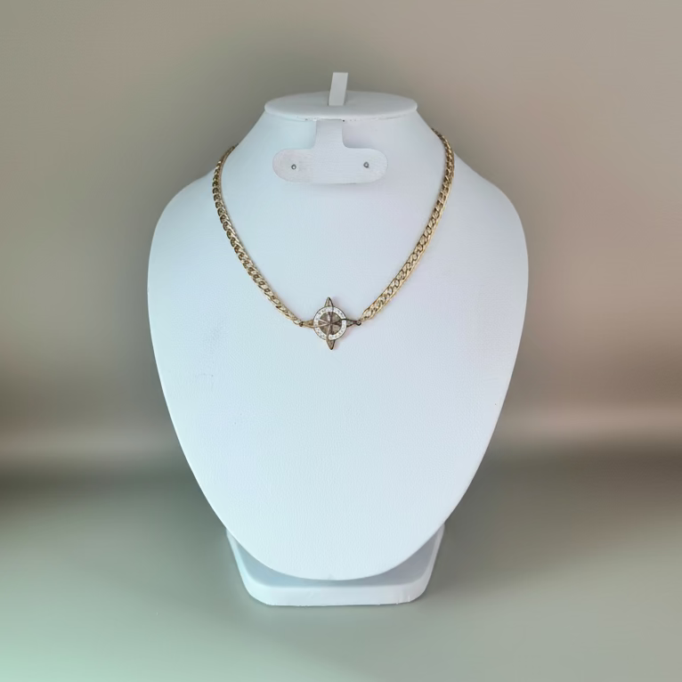 Collar con nudo de brujas