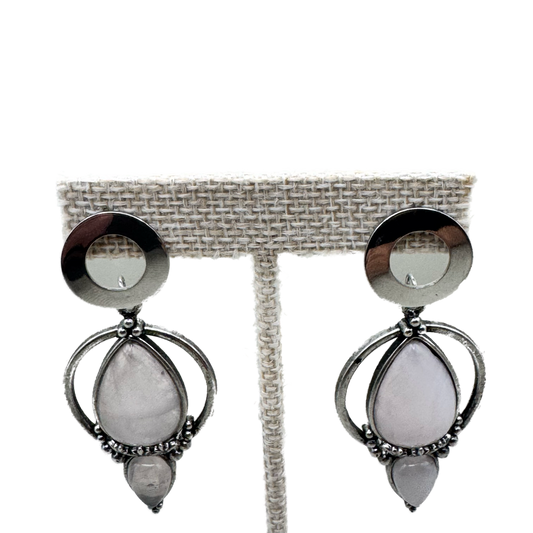 Aretes Plateados con Gota y Marco Circular