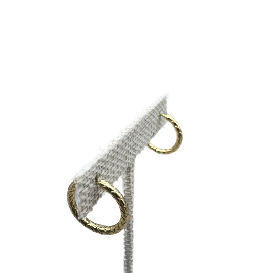 Aretes Aro Dorado Grabado Clásico