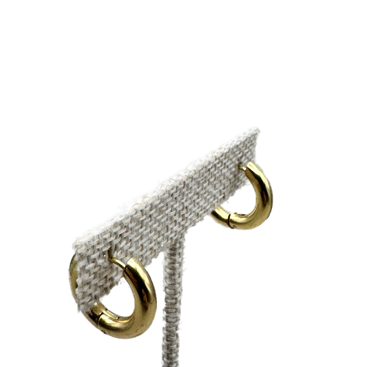 Aretes Aro Dorado Clásico Mediano
