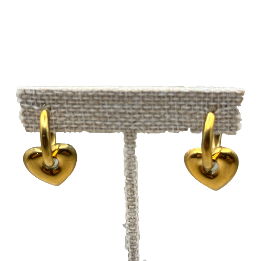 Aretes Aro Dorado con Dije Corazón