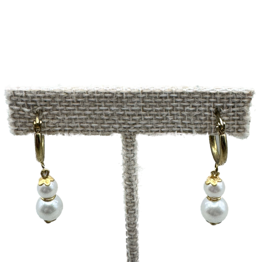 Aretes Dorados con Perla Doble