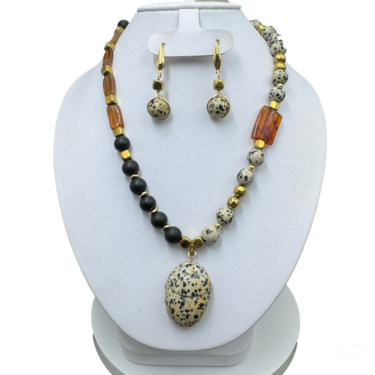 Set de collar y aretes de jaspe dalmata