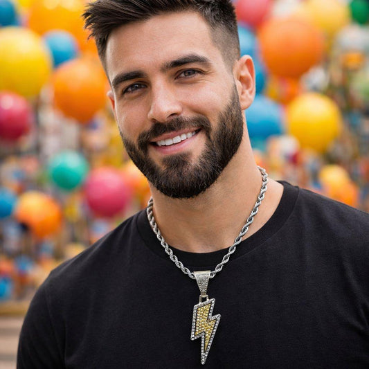 Cadena de acero y dije con circonias