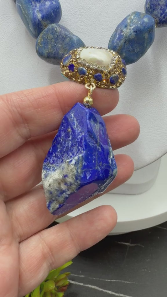 Juego de rocas de lapislázuli, con grandes perlas barrocas