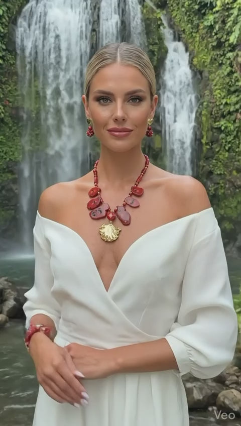 Juego de coral con dije de hoja